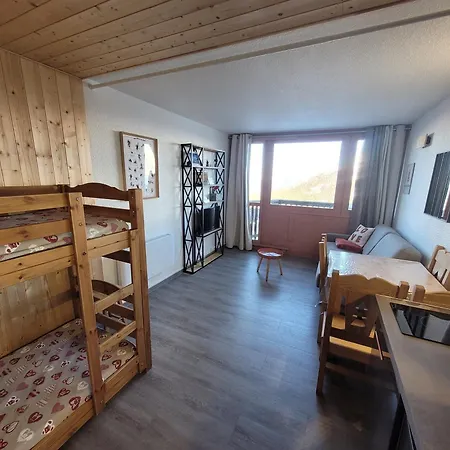 Rénové Et Fonctionnel · Pied Des Pistes · 4 Personnes - Fr-1-181-2609 *