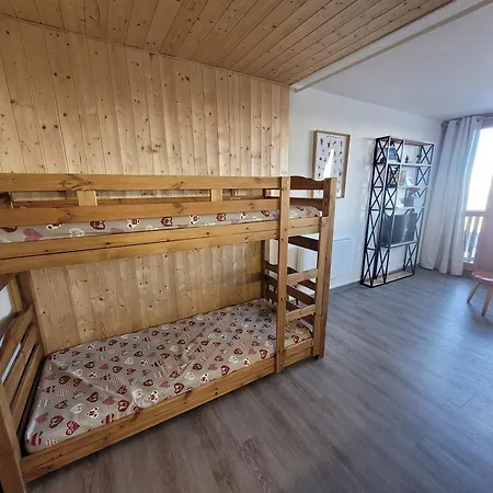 Rénové Et Fonctionnel · Pied Des Pistes · 4 Personnes - Fr-1-181-2609 *