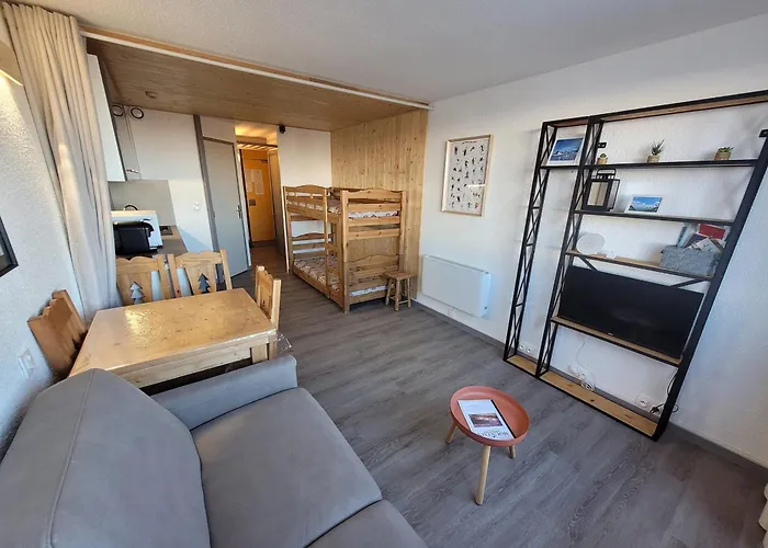 Rénové Et Fonctionnel · Pied Des Pistes · 4 Personnes - Fr-1-181-2609 *